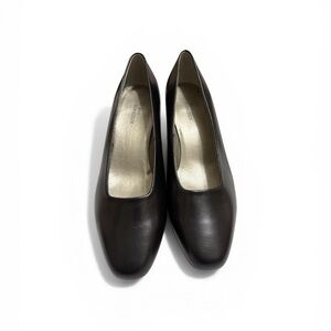 Ros Hommerson Black Leather Rounded Square Toe Pumps